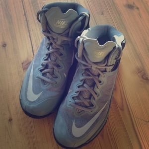 🏀 Nike basketball sneakers - men’s 7.5 🏀